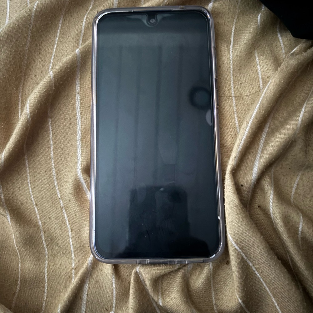 Black Smartphone with Large Screen and Modern Design